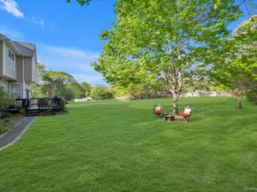 9 Paddock Lane, Medford NY 11763