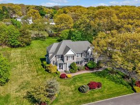 9 Paddock Lane, Medford NY 11763