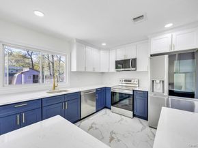 8 Grand Canyon Lane, Coram NY 11727
