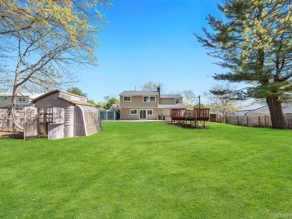 8 Grand Canyon Lane, Coram NY 11727