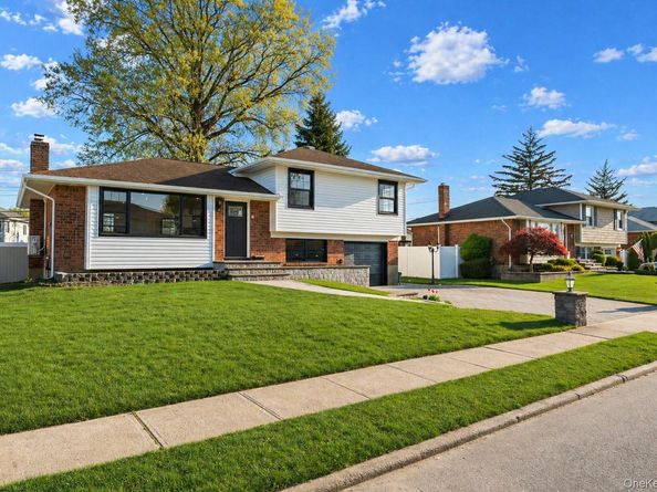 10 Lincoln Street, Farmingdale NY 11735