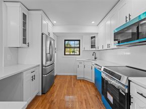 10 Lincoln Street, Farmingdale NY 11735