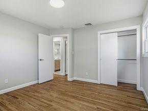21 Robbins Street, Lindenhurst NY 11757