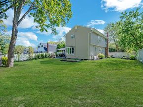 40 Boxwood Drive, Kings Park NY 11754