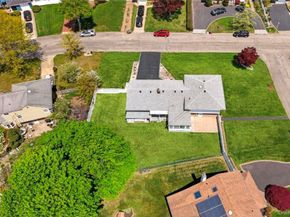 8 Whitebirch Lane, Commack NY 11725