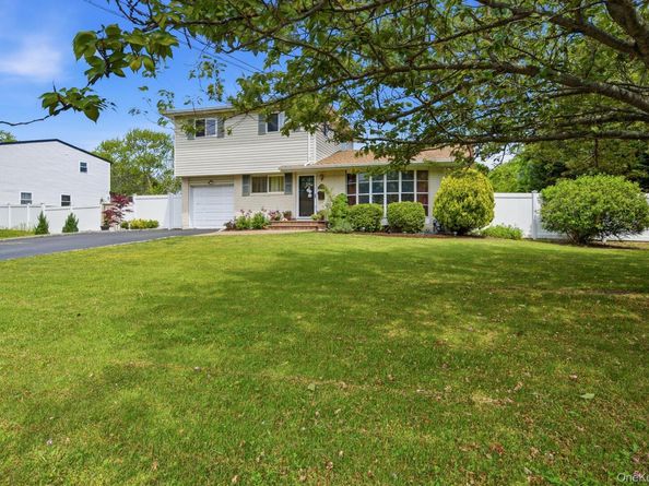 23 Riverdale Avenue, Oakdale NY 11769
