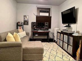 21-06 35th Street 1B, Astoria NY 11105