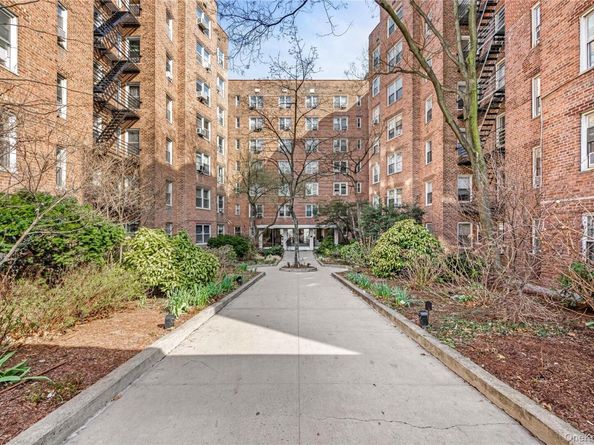 800 Grand Concourse 3BS, Bronx NY 10451
