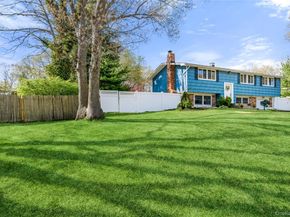 12 Branch Lane, East Setauket NY 11733