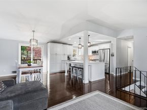 12 Branch Lane, East Setauket NY 11733