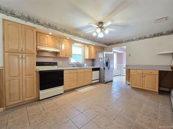 240 N 3rd Street, Ronkonkoma NY 11779