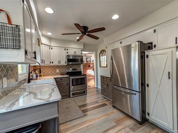 256 4th Avenue, Saint James NY 11780