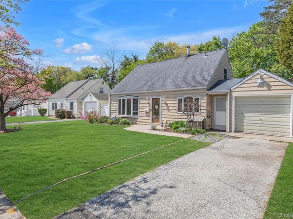 304 Jamaica Boulevard, Carle Place NY 11514