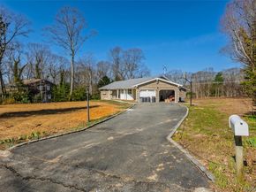 9 Weaver Lane, Dix Hills NY 11746