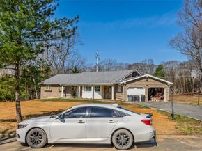 9 Weaver Lane, Dix Hills NY 11746