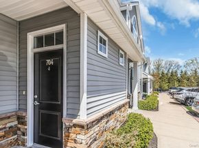 704 Breton Way 704, Glen Cove NY 11542