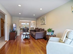 3 Town House Drive, Massapequa Park NY 11762