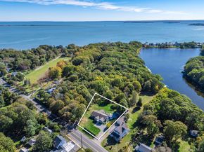 10940 Main Road, East Marion NY 11939