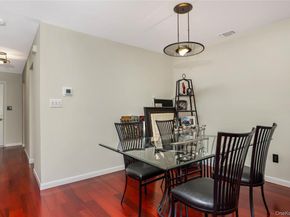 82 Cottonwood Ct. 82, Wantagh NY 11793