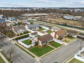 261 N 6th Street, Bethpage NY 11714