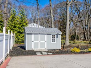 31 Meroke Trail, Port Jefferson NY 11777