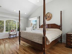 1 Kissam Lane, Glen Head NY 11545
