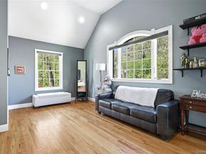 1 Kissam Lane, Glen Head NY 11545