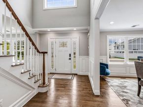 53 Surrey Lane, Plainview NY 11803
