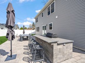 53 Surrey Lane, Plainview NY 11803
