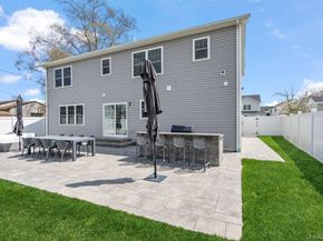 53 Surrey Lane, Plainview NY 11803