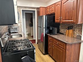 280 GUY LOMBARDO Avenue 5L, Freeport NY 11520