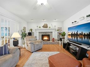 17 Quaker Hill Road, Stony Brook NY 11790