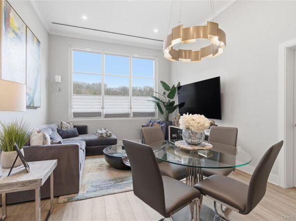 100 Garvies Point Road 1025, Glen Cove NY 11542