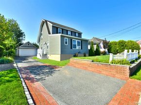 3 Berryhill Lane, Bethpage NY 11714