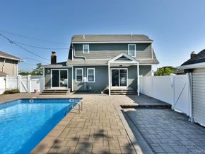3 Berryhill Lane, Bethpage NY 11714