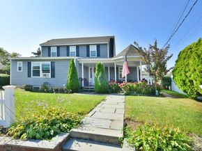 3 Berryhill Lane, Bethpage NY 11714