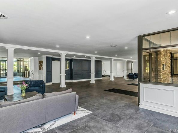 200 Atlantic Avenue 123, Lynbrook NY 11563