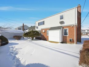 54 Aberdeen Road, New Hyde Park NY 11040