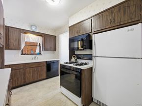 54 Aberdeen Road, New Hyde Park NY 11040