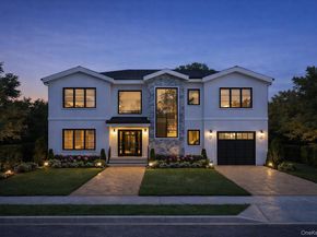 1025 Mirabelle Avenue, Westbury NY 11590