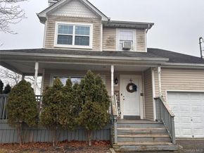 194 E Parkview Drive, Shirley NY 11967