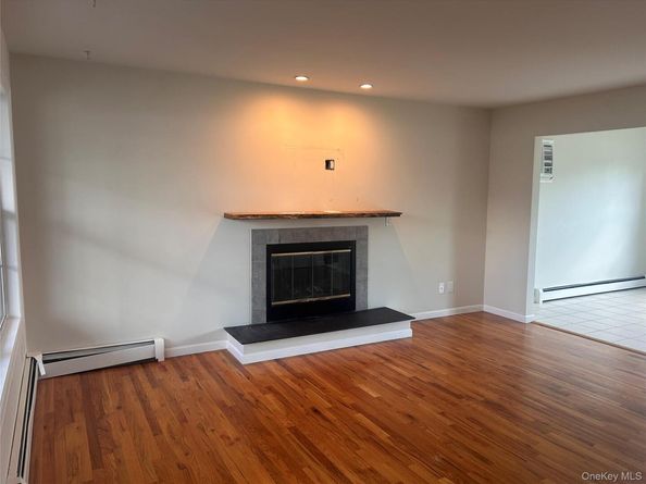 194 E Parkview Drive, Shirley NY 11967