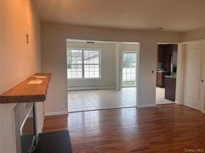 194 E Parkview Drive, Shirley NY 11967