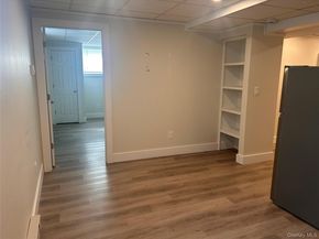 194 E Parkview Drive, Shirley NY 11967
