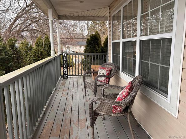 194 E Parkview Drive, Shirley NY 11967