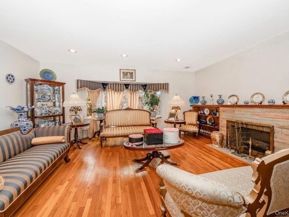 824 Lawrence Court, West Hempstead NY 11552