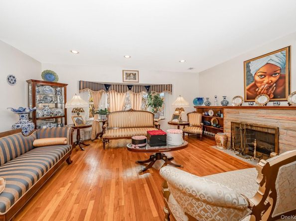 824 Lawrence Court, West Hempstead NY 11552