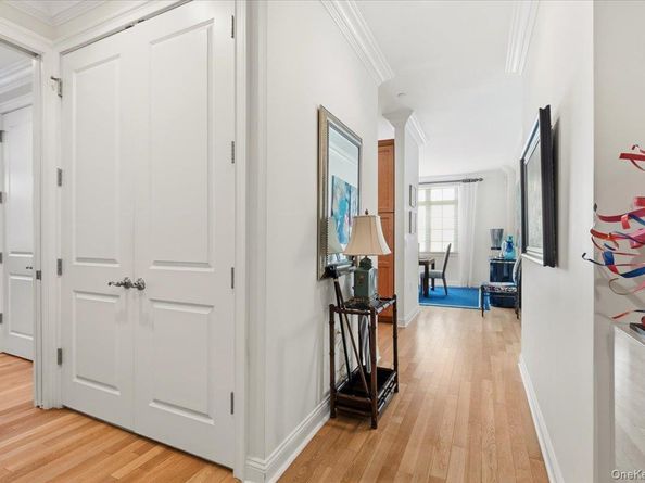 1 Christie Place 207 E, Scarsdale NY 10583