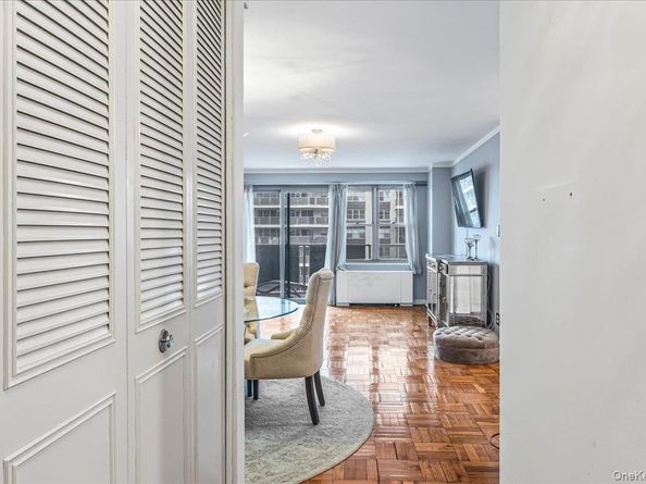 18-05 215th Street 8C, Bayside NY 11360