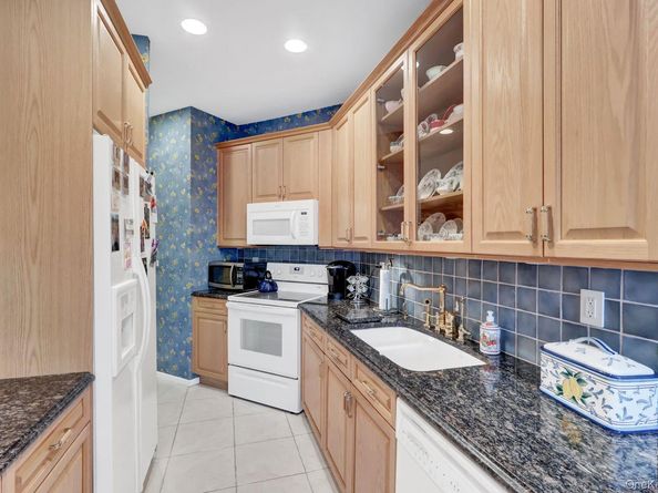 202 Carriage Lane, Plainview NY 11803